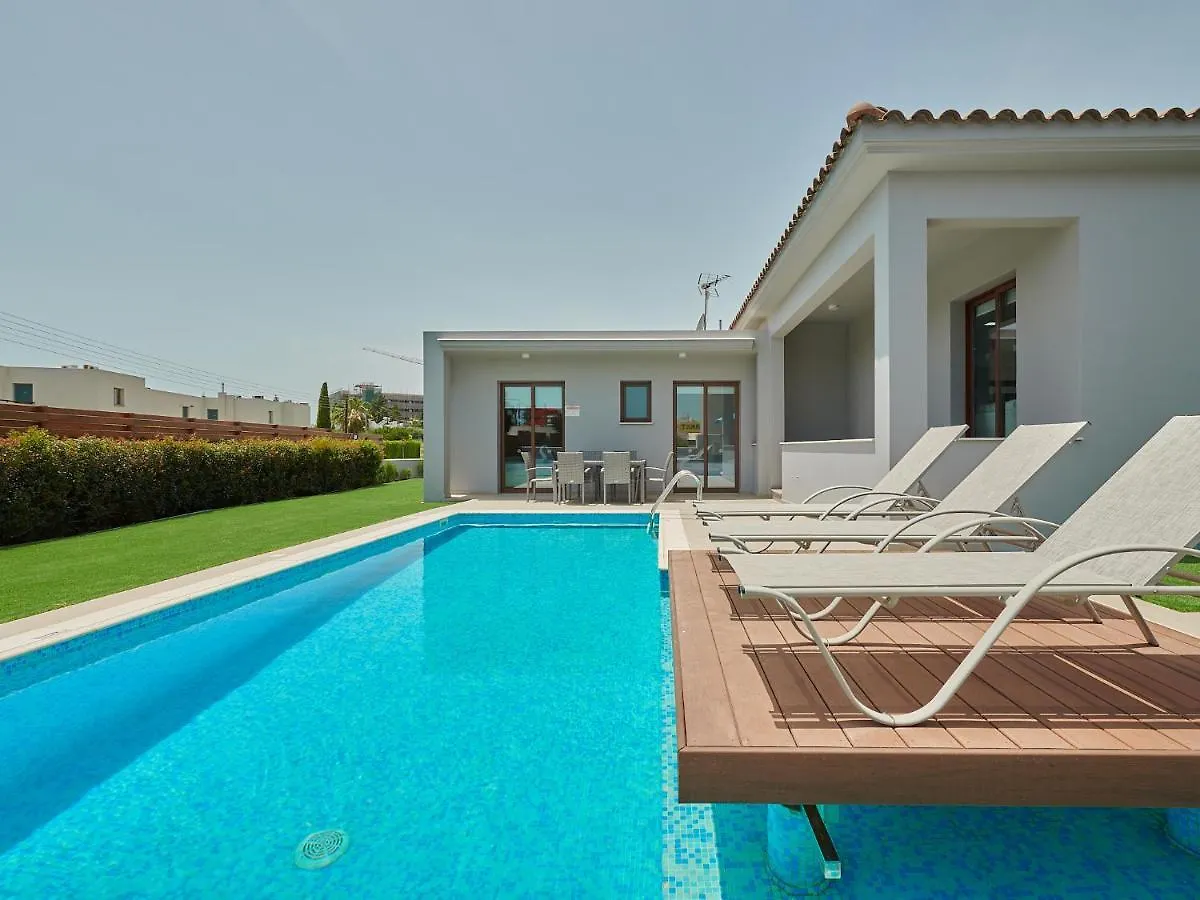 Angie Luxury Beach Villas Ajia Napa Cypr